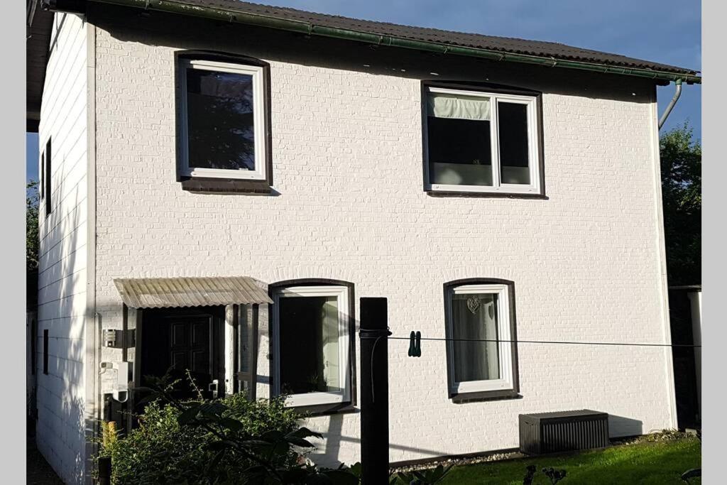 Apartment Haushälfte Mit Garten Und Terrasse Achtung Aktuell Baustelle In Der Straße Flensburg