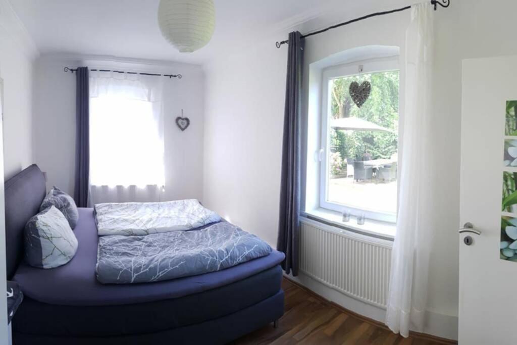 Apartment Haushälfte Mit Garten Und Terrasse Achtung Aktuell Baustelle In Der Straße *